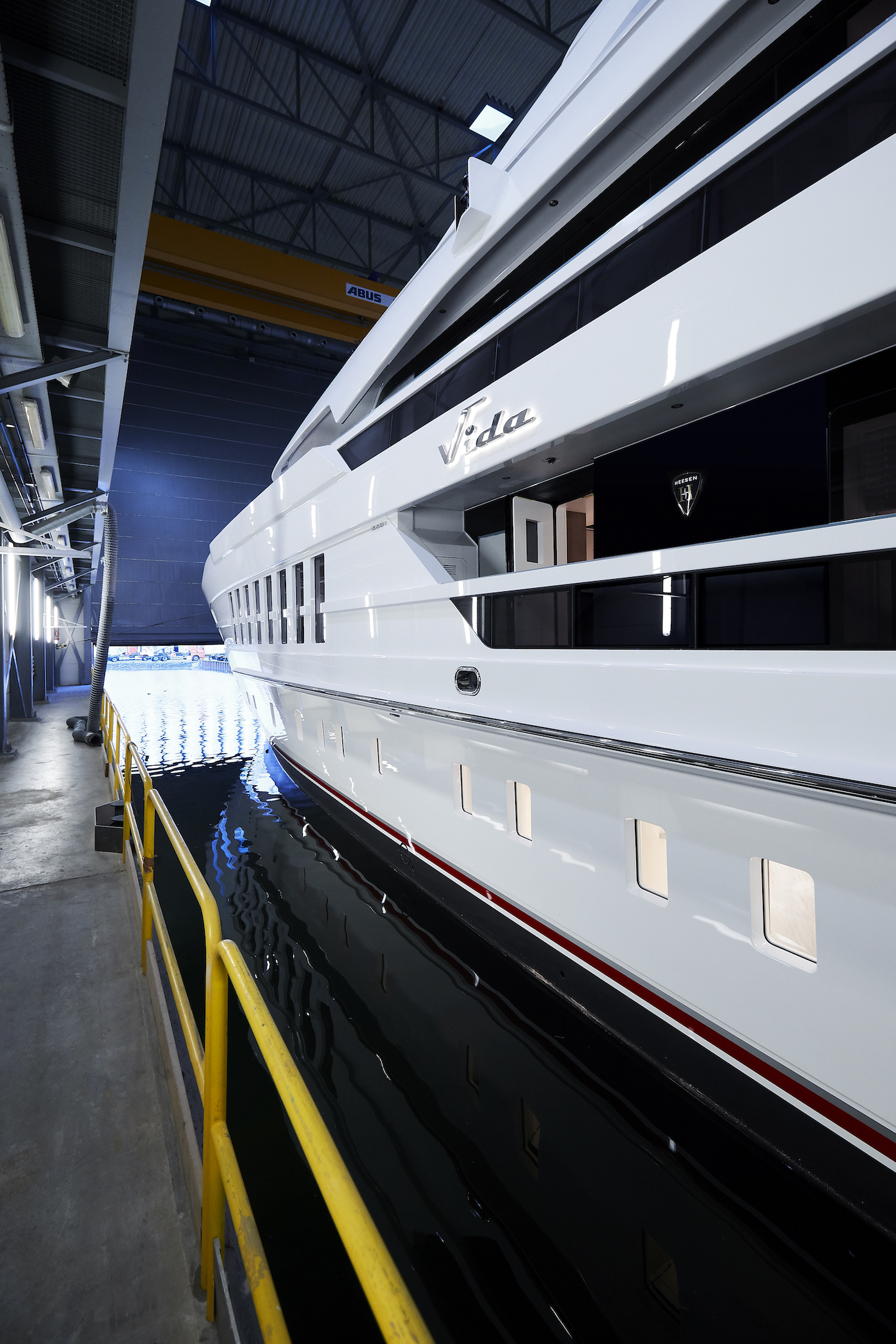 Yacht VIDA, Heesen Yachts CHARTERWORLD Luxury Superyacht Charters